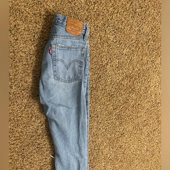 Levi’s - Picture 3 of 3